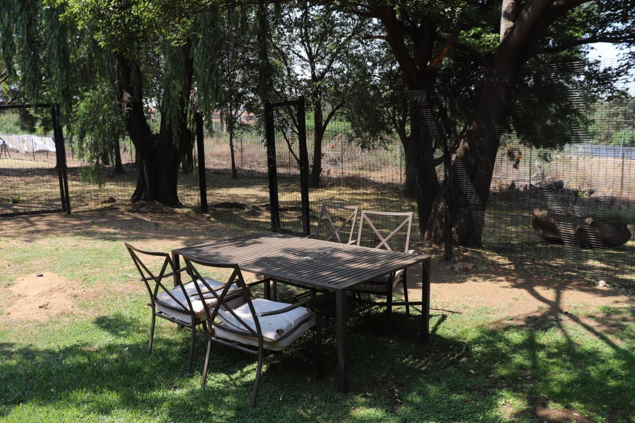 Khaya Africa Guesthouse Мидранд Екстериор снимка